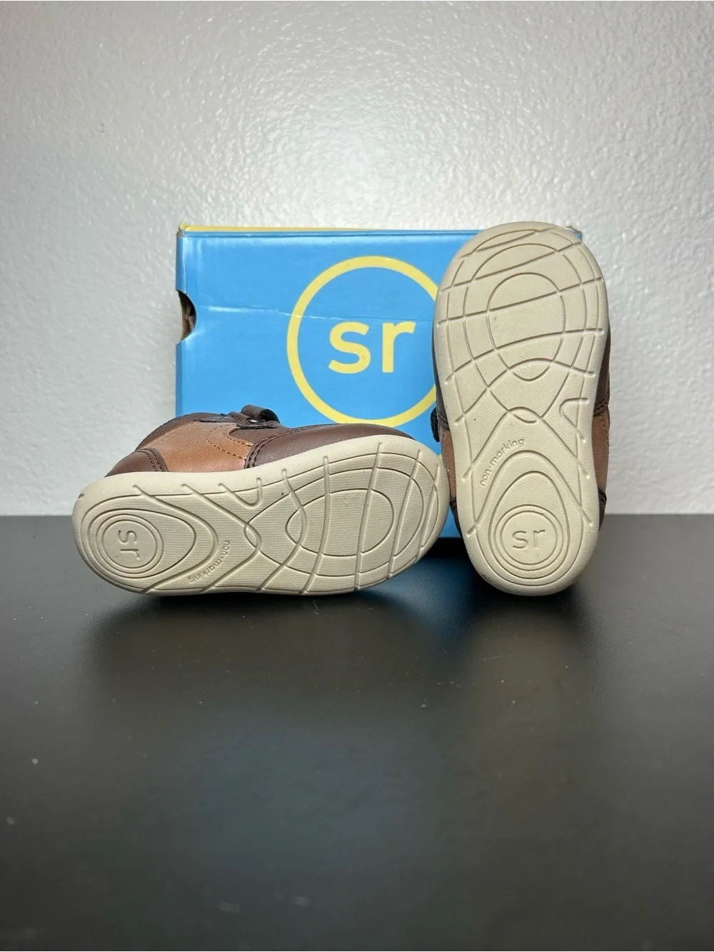 Munchkin Stride Rite Bennet Toddler Boy Walker Shoes Size 5M Hook & Loop Closure